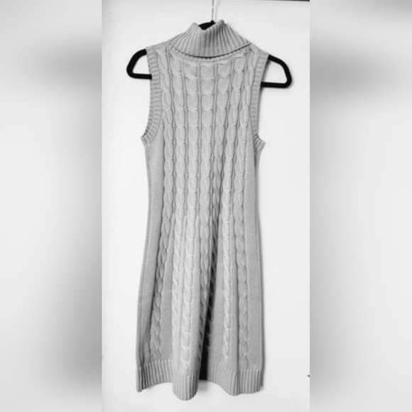 Sleeveless Sweater Dress - Picture 8 of 12